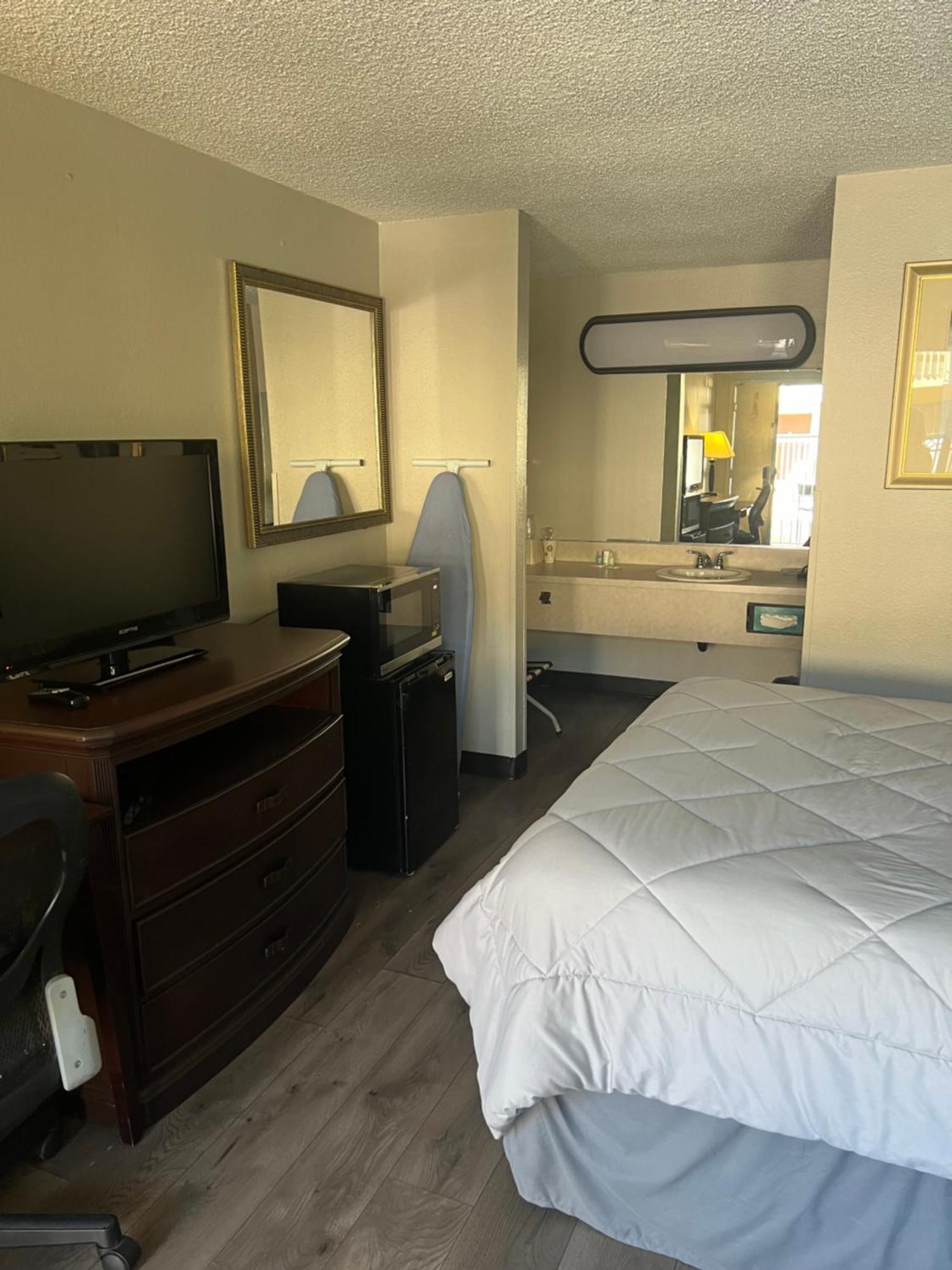 Fairbridge Inn Express Таквила Экстерьер фото